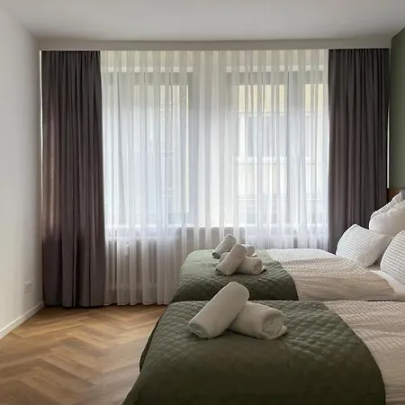 Grosse Innenstadt-oase Fuer Gruppen & Familien * Kiel