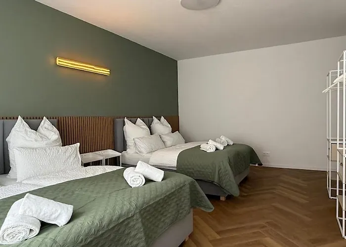 Grosse Innenstadt-oase Fuer Gruppen & Familien Kiel